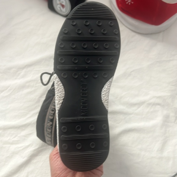Moon boot size 2. Barely worn (wore on one dinner for a trip). - Picture 2 of 5